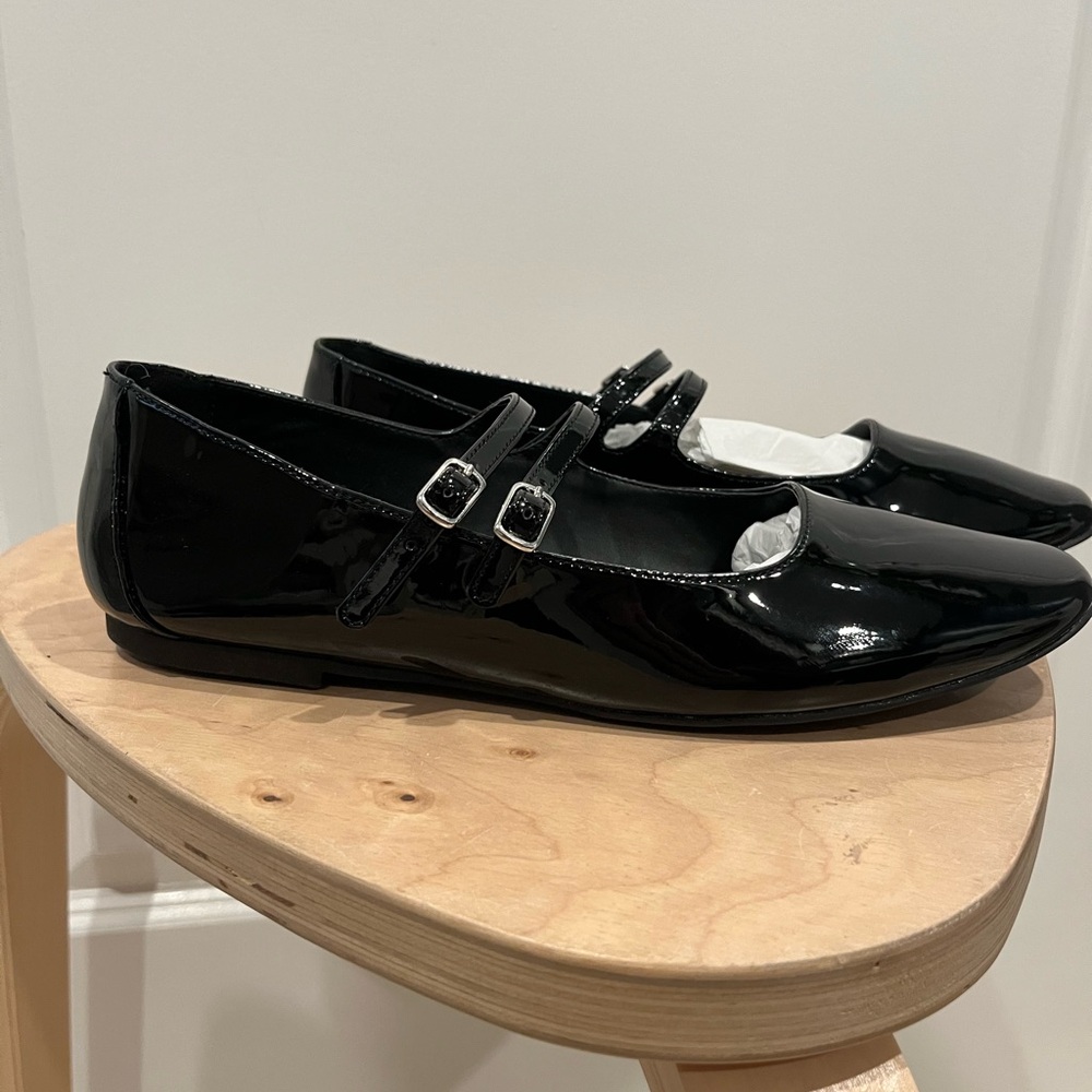 NIB AQUA Black Patent Leather Mary Jane Flats